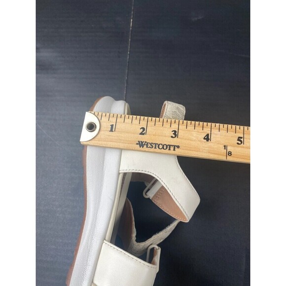 Clarks Un Adorn Ease 8 M Womens‎ Beige Leather Strap Sandals Comfort Casual Used - Picture 15 of 16